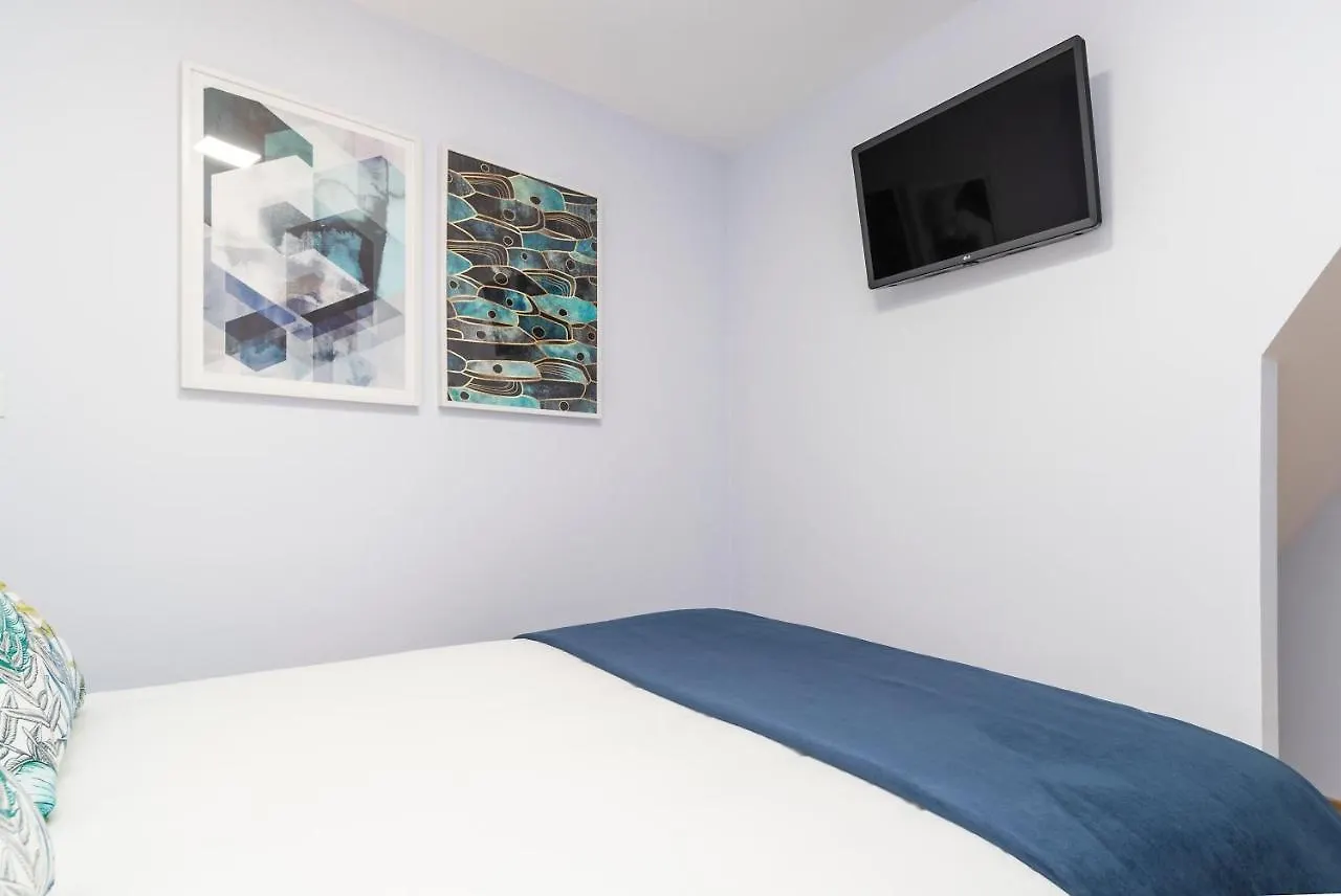 Perfect 1 Bed In Chiado With Aircon Lägenhet Lisboa
